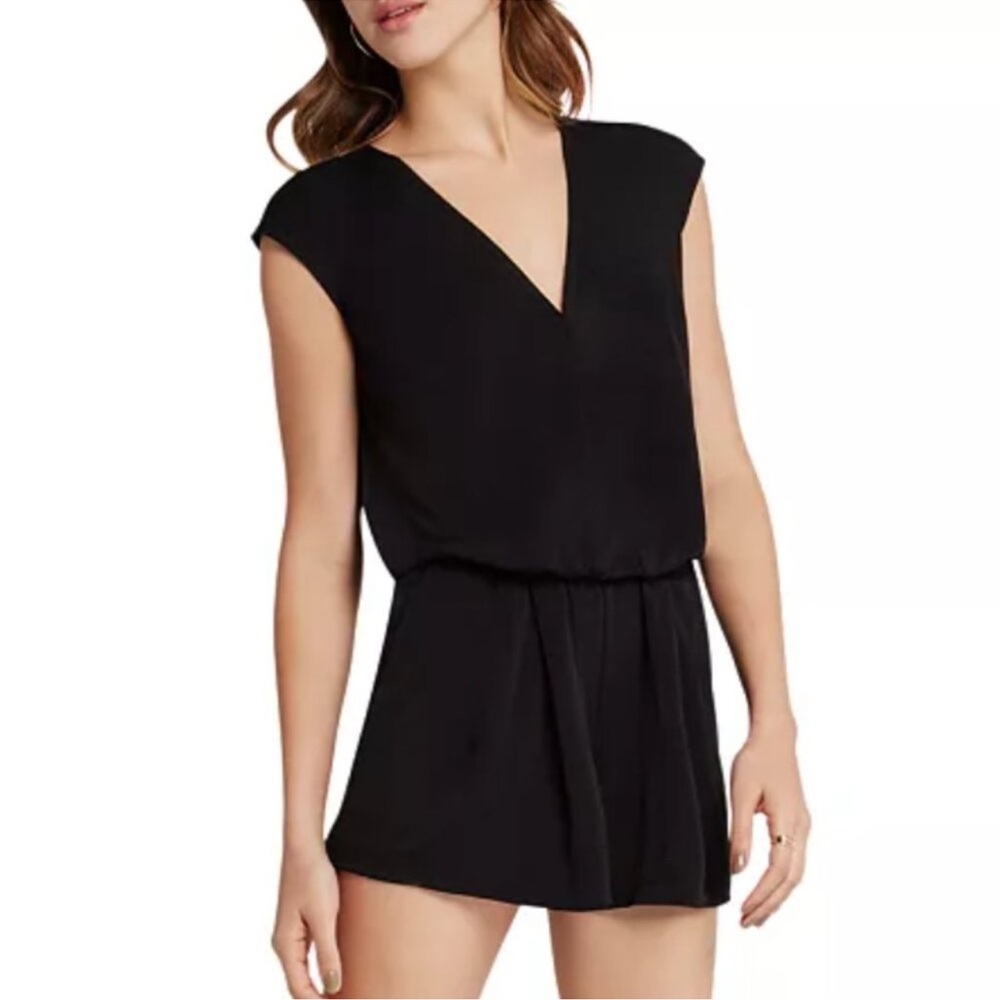 BCBGeneration Black Cap Sleeve Romper Size Small